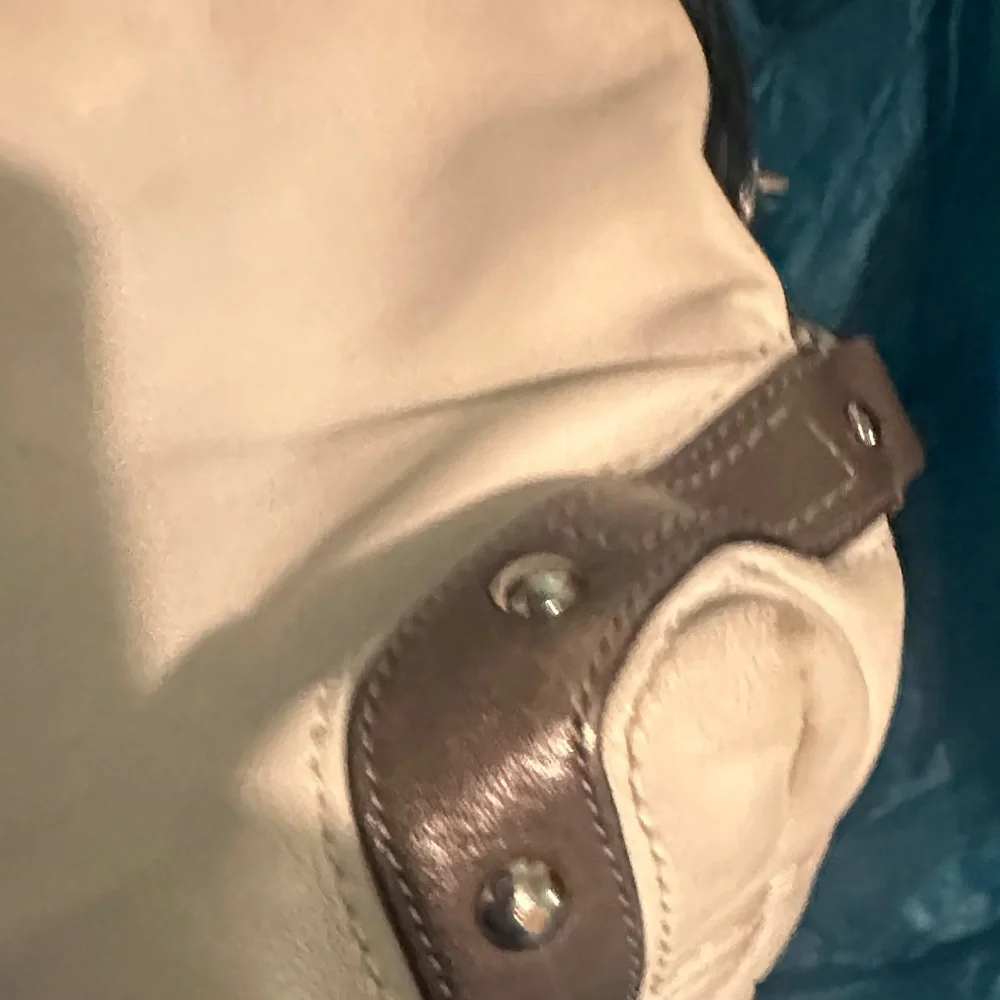 Coach Cream and Brown Shoulder Bag - Picture 3 of 9